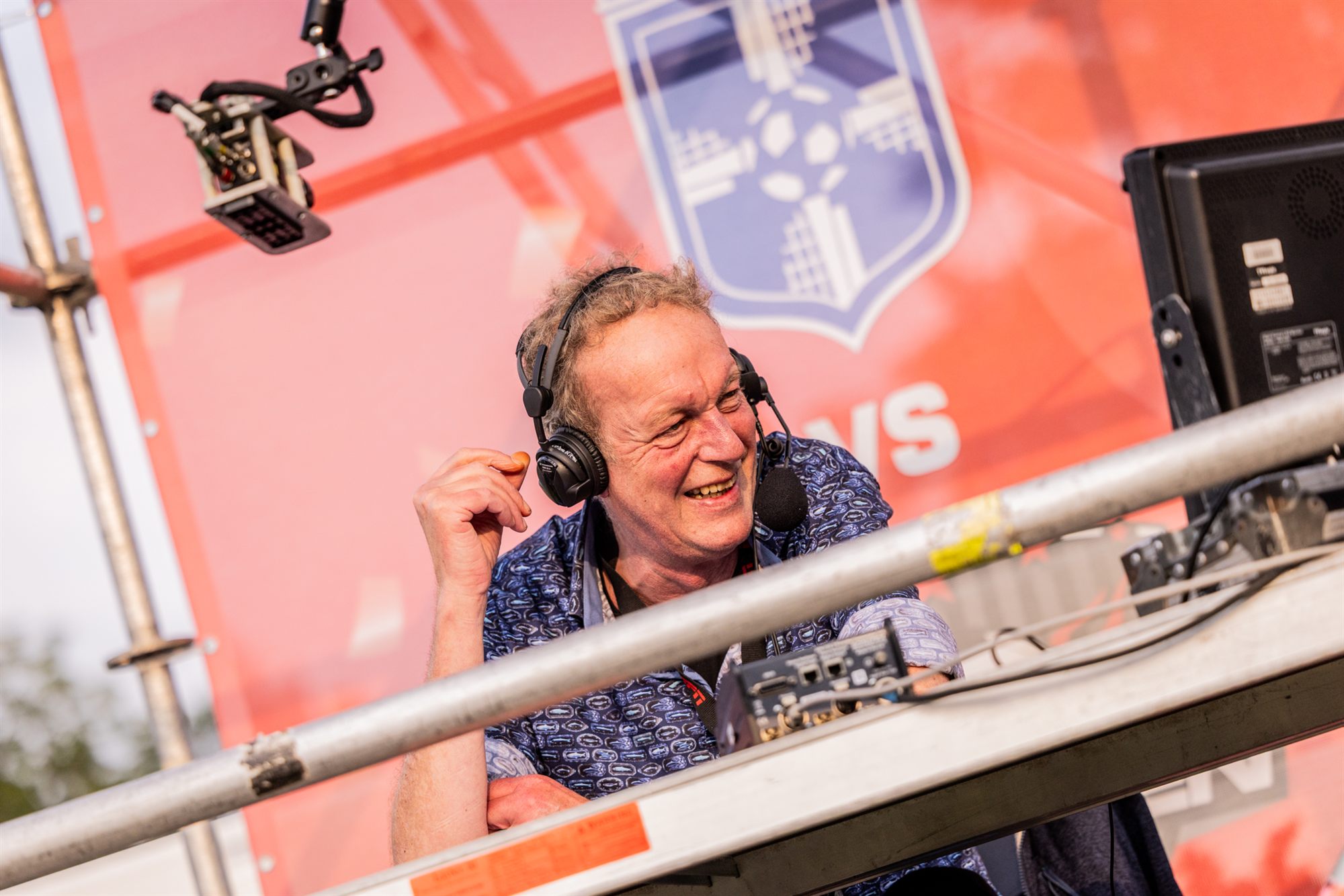 Commentator en broadcastopstelling bij Wedstrijd van je Leven